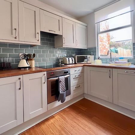Charming Victorian Cottage Steps From Historic Chester - Free Parking Exterior photo